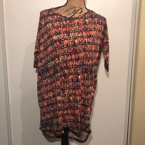 LulaRoe Irma shirt modern print size XL